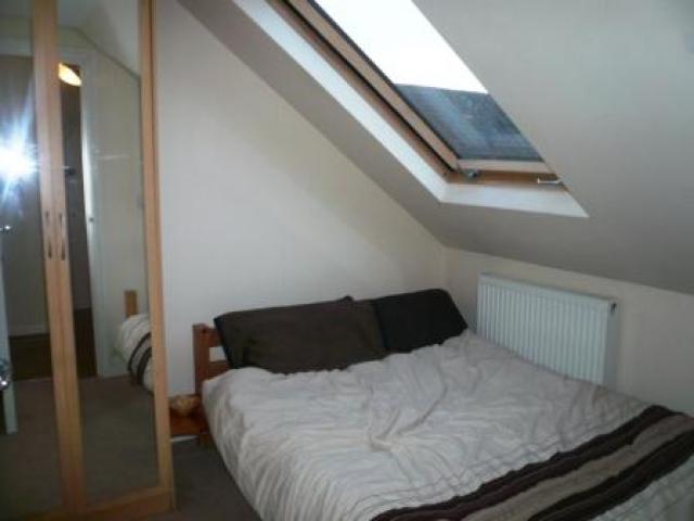 			1 Bedroom, 1 bath, 1 reception Flat			 Heathfield Gardens, GOLDERS GREEN